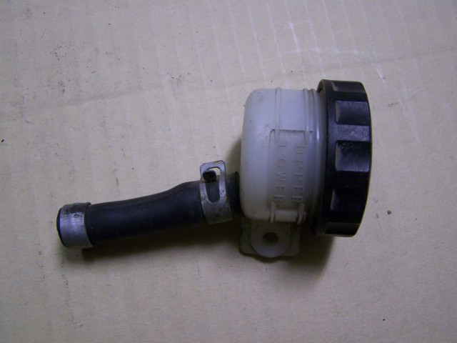 KAWASAKI GPZ 600R brake fluid tank