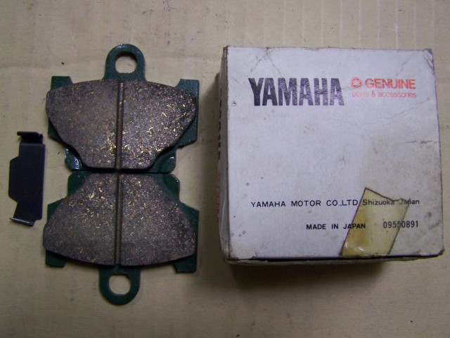 YAMAHA XS 400 brake lining (1 pair)
