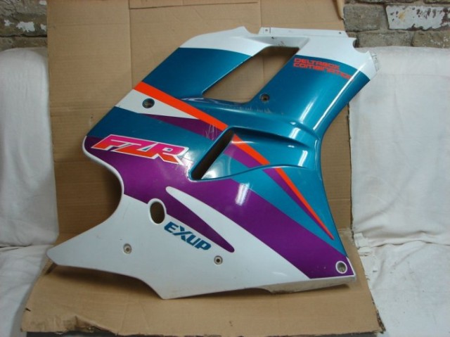 YAMAHA FZR 1000 EXUP fairing (right)