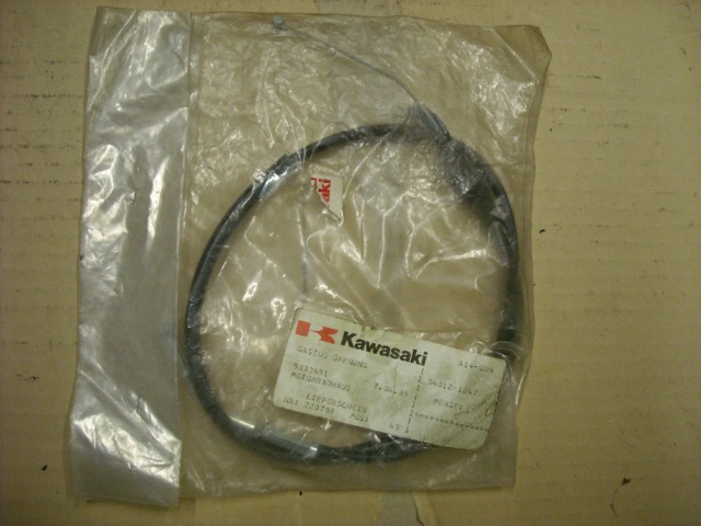 KAWASAKI GPZ 900R gas bowden cable