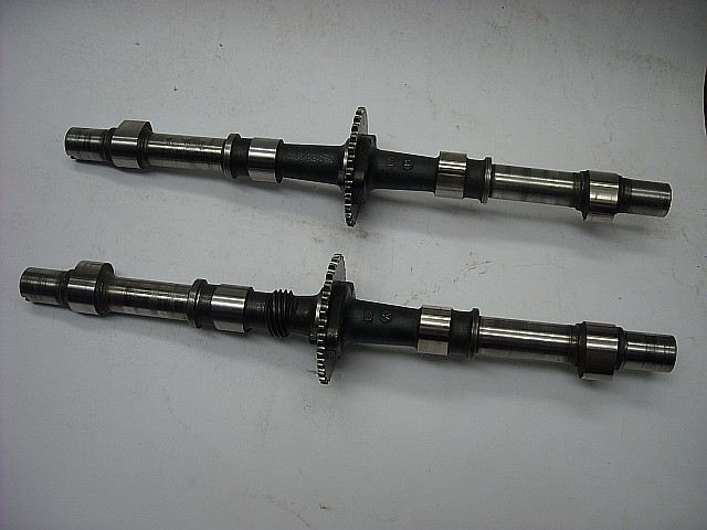 SUZUKI GSX 750 camshaft (1 pair)