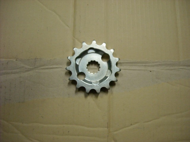 KAWASAKI GPZ 1000 RX sprocket 15 (630)