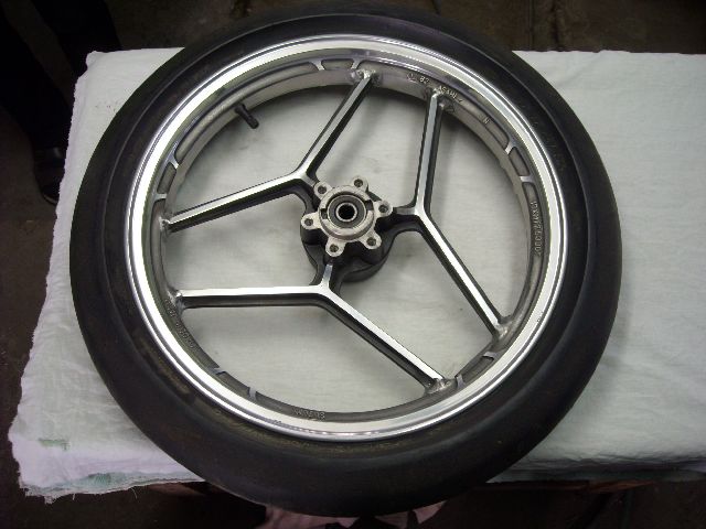 Wheels/tires Suzuki GS-GSX front wheel 2.5"x17"